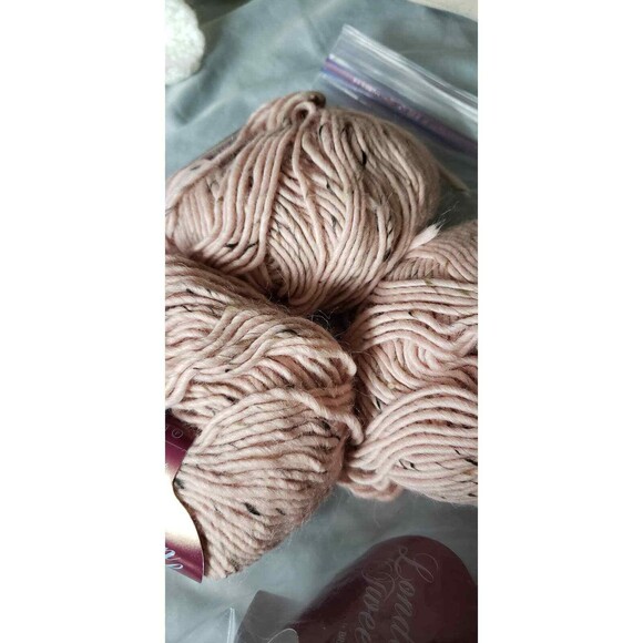 3 Skeins Bremont London Tweed Yarn Pink (820) Alpaca Wool Blend Bulky Weight NWT - Picture 5 of 8